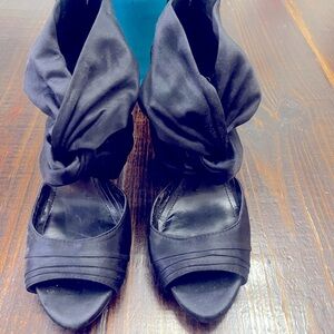 Beautiful Aldo heels size 40. Worn a few times